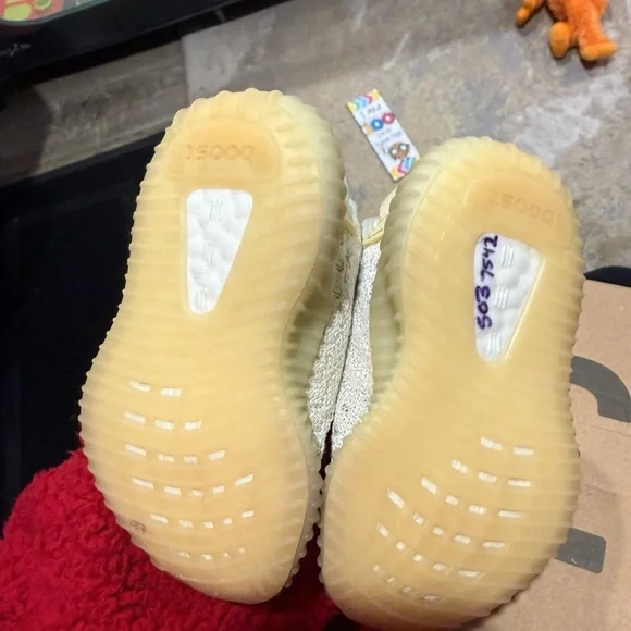 Adidas Yeezy Boost 350 V2 Infant Sneakers - Black and White - Picture 4 of 6